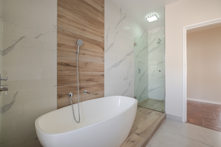 To Let 3 Bedroom Property for Rent in Sea Point Western Cape